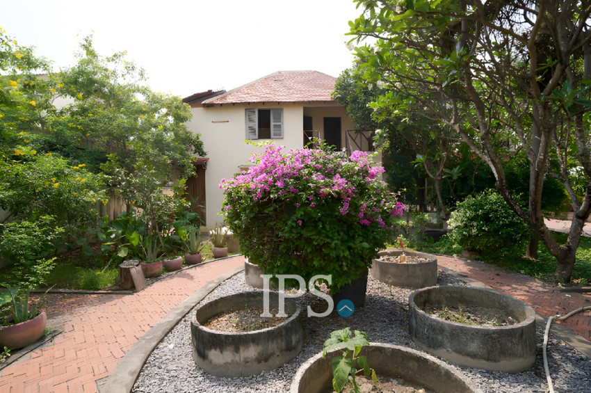 6 Bedroom House For Sale - Tuol Ta Ek, Battambang