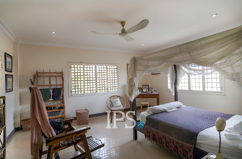 6 Bedroom House For Sale - Tuol Ta Ek, Battambang