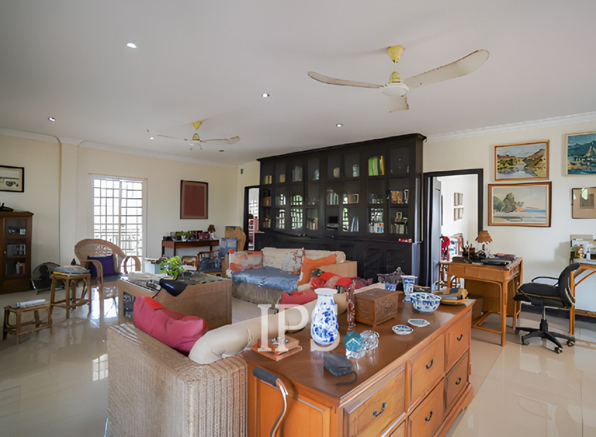 6 Bedroom House For Sale - Tuol Ta Ek, Battambang