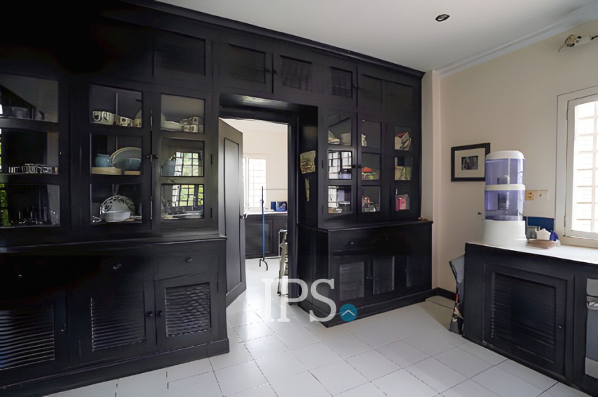 6 Bedroom House For Sale - Tuol Ta Ek, Battambang