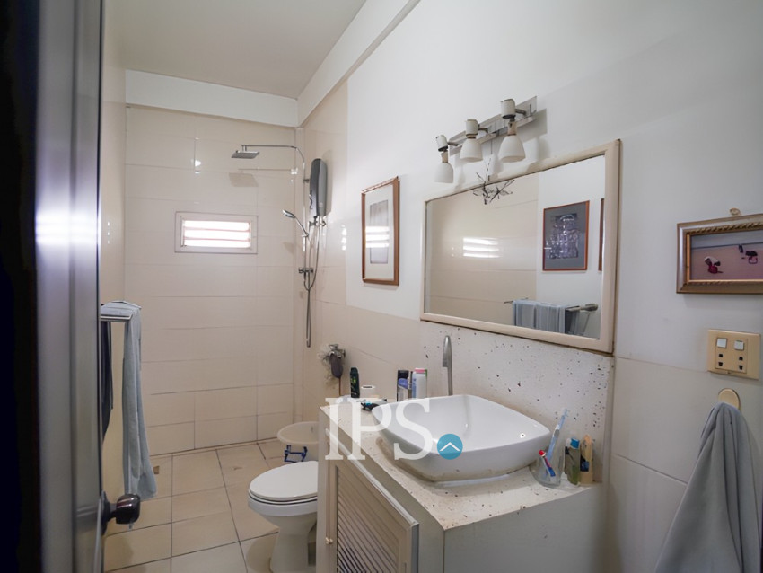 6 Bedroom House For Sale - Tuol Ta Ek, Battambang