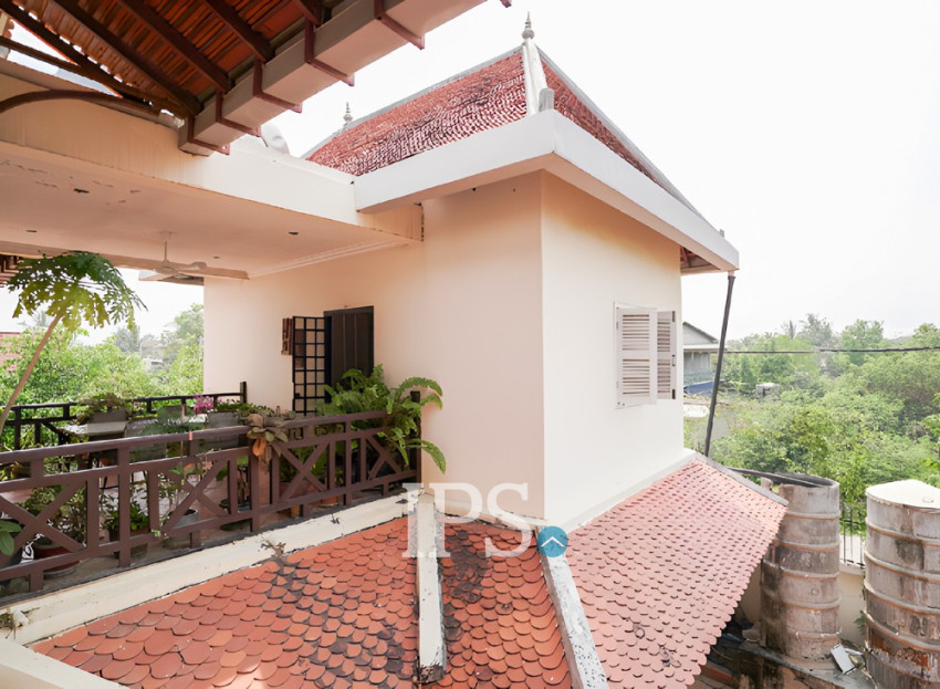 6 Bedroom House For Sale - Tuol Ta Ek, Battambang