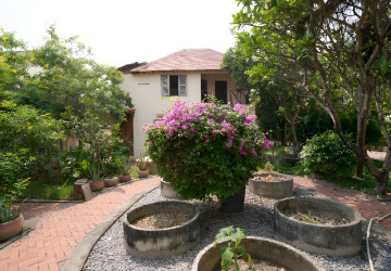 6 Bedroom House For Sale - Tuol Ta Ek, Battambang thumbnail