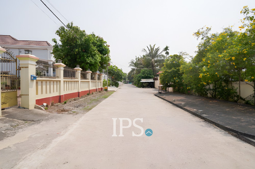 6 Bedroom House For Sale - Tuol Ta Ek, Battambang
