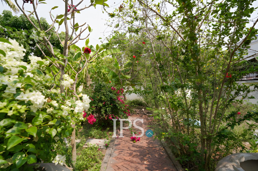 6 Bedroom House For Sale - Tuol Ta Ek, Battambang