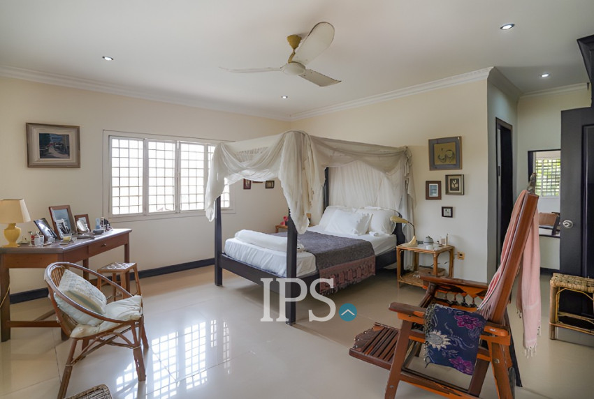 6 Bedroom House For Sale - Tuol Ta Ek, Battambang