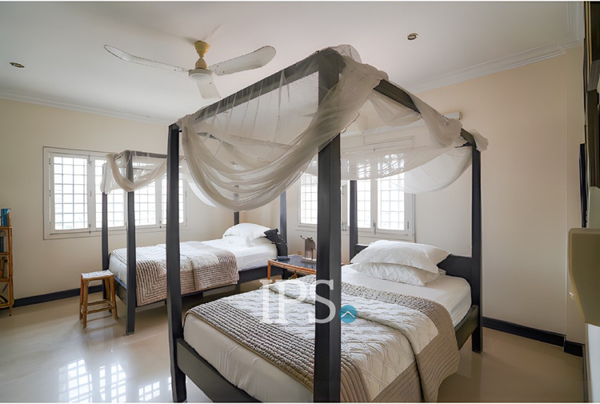 6 Bedroom House For Sale - Tuol Ta Ek, Battambang