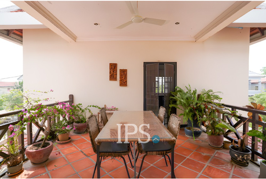 6 Bedroom House For Sale - Tuol Ta Ek, Battambang