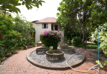 6 Bedroom House For Sale - Tuol Ta Ek, Battambang thumbnail