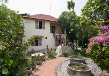 6 Bedroom House For Sale - Tuol Ta Ek, Battambang thumbnail