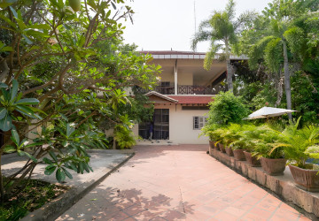 6 Bedroom House For Sale - Tuol Ta Ek, Battambang thumbnail