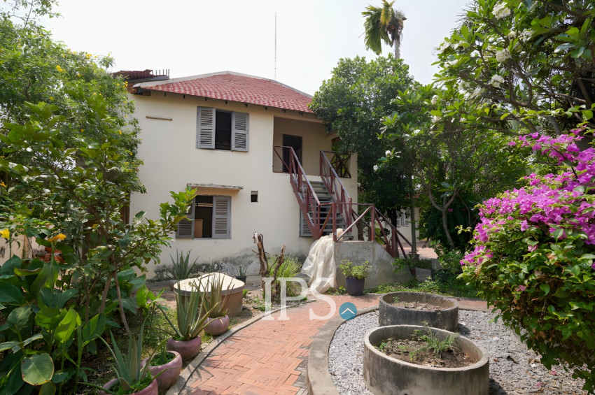 6 Bedroom House For Sale - Tuol Ta Ek, Battambang