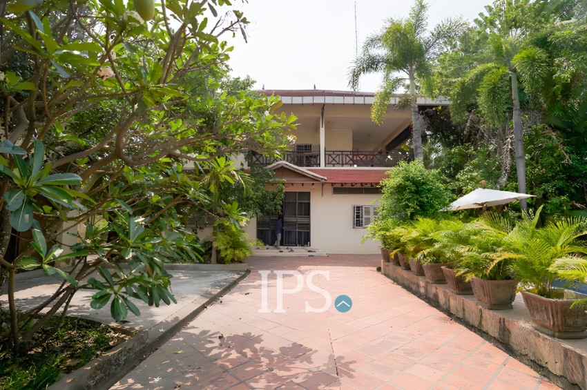 6 Bedroom House For Sale - Tuol Ta Ek, Battambang