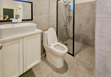 Renovated 3 Bedroom Apartment For Rent - BKK1, Phnom Penh thumbnail