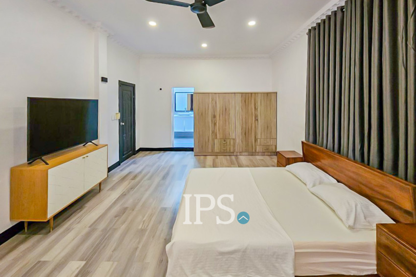 Renovated 3 Bedroom Apartment For Rent - BKK1, Phnom Penh