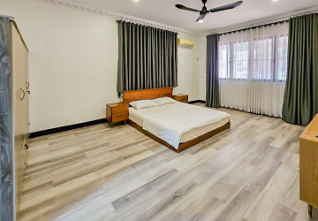 Renovated 3 Bedroom Apartment For Rent - BKK1, Phnom Penh thumbnail