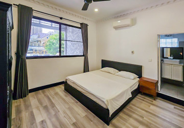 Renovated 3 Bedroom Apartment For Rent - BKK1, Phnom Penh thumbnail