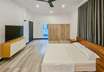 Renovated 3 Bedroom Apartment For Rent - BKK1, Phnom Penh thumbnail