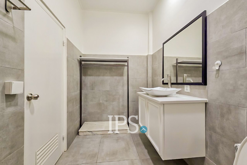 Renovated 3 Bedroom Apartment For Rent - BKK1, Phnom Penh