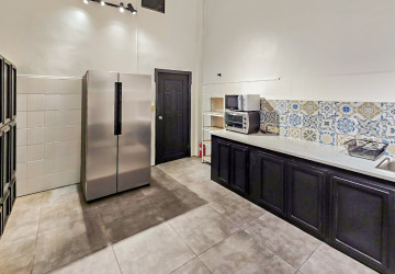 Renovated 3 Bedroom Apartment For Rent - BKK1, Phnom Penh thumbnail