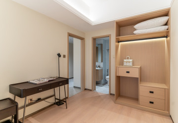8th Floor 1 Bedroom Condo For Sale - Le Conde, BKK1, Phnom Penh thumbnail