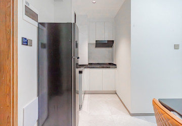 8th Floor 1 Bedroom Condo For Sale - Le Conde, BKK1, Phnom Penh thumbnail