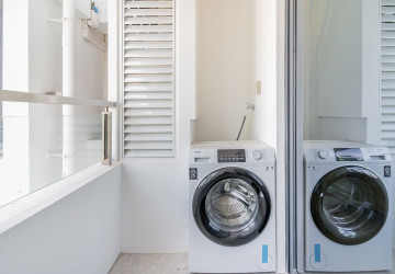 8th Floor 1 Bedroom Condo For Sale - Le Conde, BKK1, Phnom Penh thumbnail