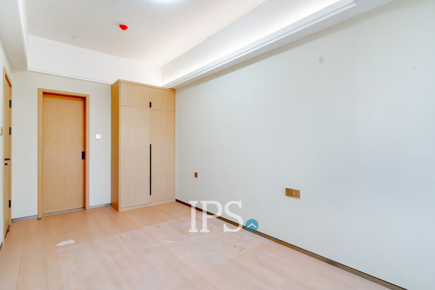 8th Floor 1 Bedroom Condo For Sale - Le Conde, BKK1, Phnom Penh