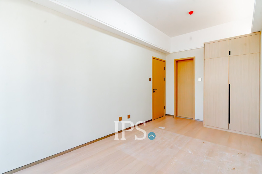 8th Floor 1 Bedroom Condo For Sale - Le Conde, BKK1, Phnom Penh