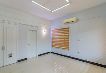440 Sqm Commercial Villa For Rent - Boeung Kak 2, Phnom Penh thumbnail