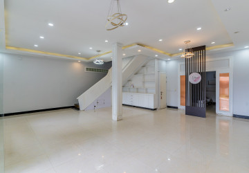 440 Sqm Commercial Villa For Rent - Boeung Kak 2, Phnom Penh thumbnail