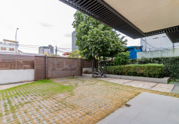 440 Sqm Commercial Villa For Rent - Boeung Kak 2, Phnom Penh thumbnail
