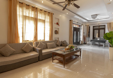 8 Bedroom Commercial Villa For Rent - Teuk Vil, Siem Reap thumbnail