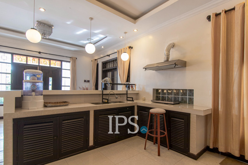 8 Bedroom Commercial Villa For Rent - Teuk Vil, Siem Reap