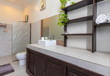 8 Bedroom Commercial Villa For Rent - Teuk Vil, Siem Reap thumbnail