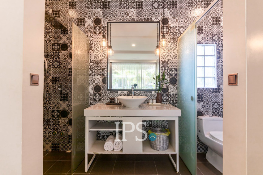 8 Bedroom Commercial Villa For Rent - Teuk Vil, Siem Reap