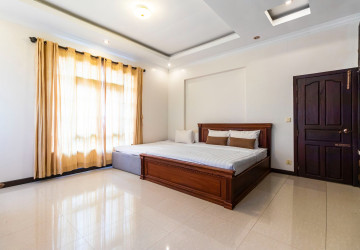 8 Bedroom Commercial Villa For Rent - Teuk Vil, Siem Reap thumbnail