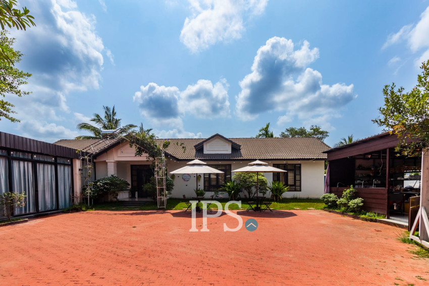 8 Bedroom Commercial Villa For Rent - Teuk Vil, Siem Reap