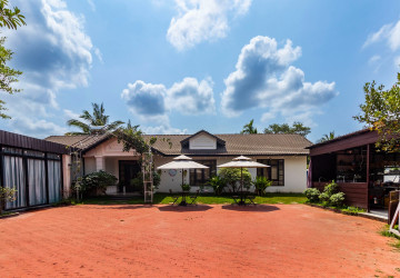 8 Bedroom Commercial Villa For Rent - Teuk Vil, Siem Reap thumbnail