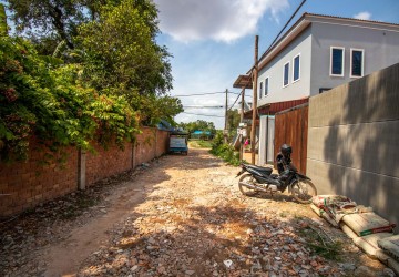 3 Bedroom House For Rent - Svay Dangkum, Siem Reap thumbnail