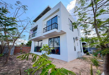 3 Bedroom Villa For Rent - Svay Dangkum, Siem Reap thumbnail