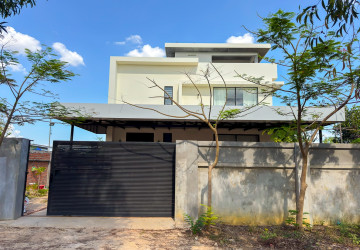 3 Bedroom Villa For Rent - Svay Dangkum, Siem Reap thumbnail