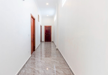 2 Bedroom House For Rent - Sangkat Siem Reap, Siem Reap thumbnail