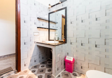 2 Bedroom House For Rent - Sangkat Siem Reap, Siem Reap thumbnail