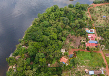 7,601 Sqm Land For Sale - Along Preaek Tuek Chu, Kampot Province thumbnail