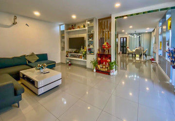 4 Bedroom Twin Villa For Sale - Chip Mong Landmark 271, Chak Angrae Kraom, Phnom Penh thumbnail