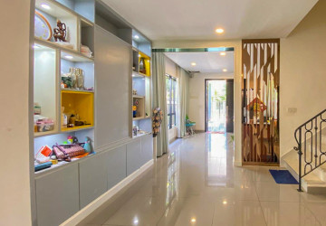 4 Bedroom Twin Villa For Sale - Chip Mong Landmark 271, Chak Angrae Kraom, Phnom Penh thumbnail