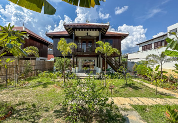 2 Bedroom Wooden House For Rent - Sala Kamreuk, Siem Reap thumbnail