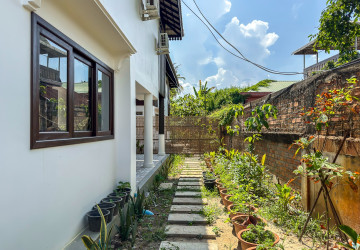 2 Bedroom Wooden House For Rent - Sala Kamreuk, Siem Reap thumbnail