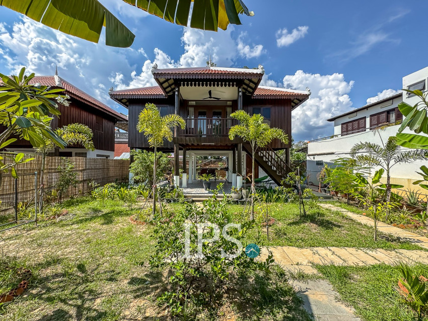 2 Bedroom Wooden House For Rent - Sala Kamreuk, Siem Reap